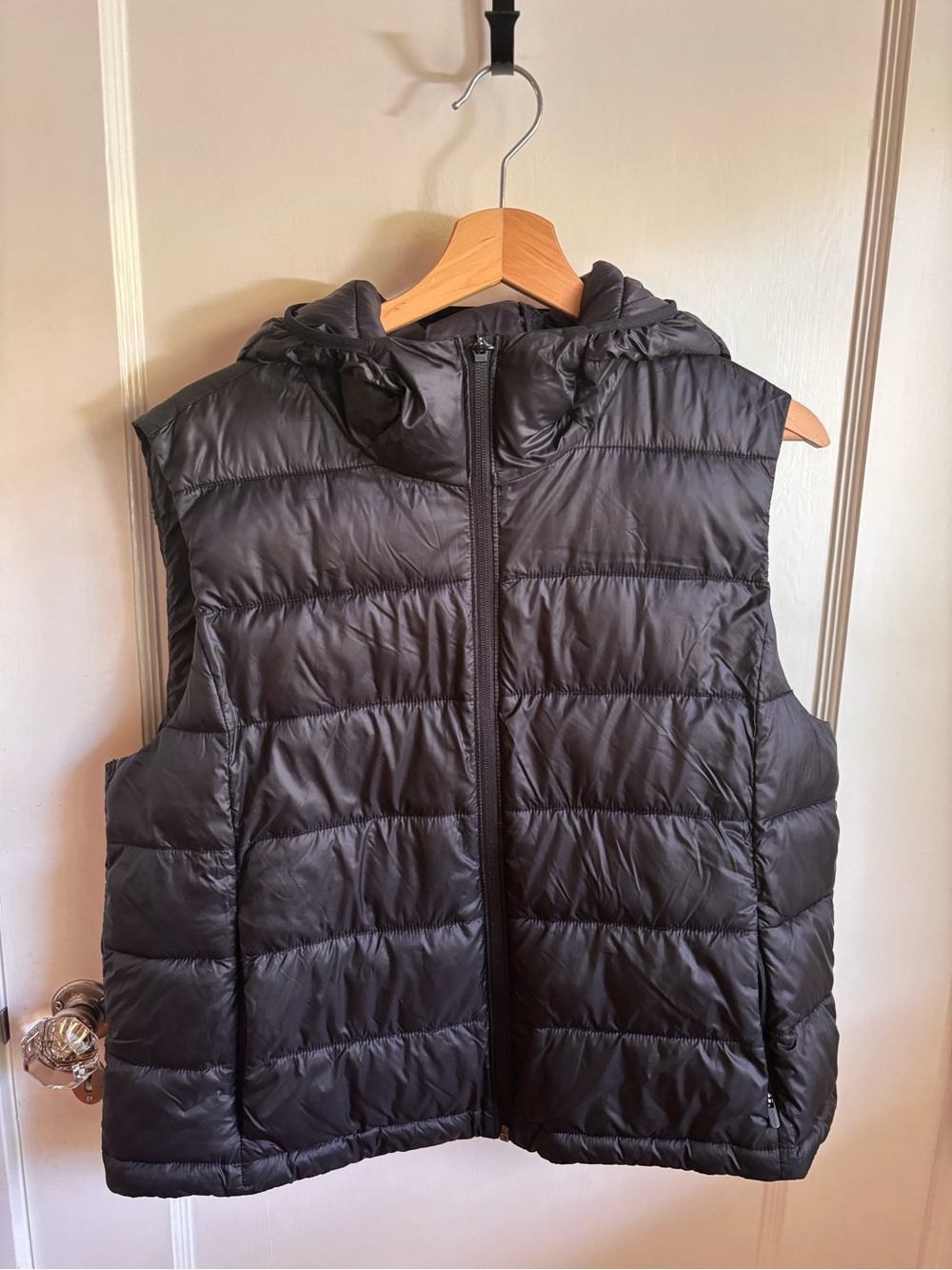 Athleta Aire Puffer Black Quilted Hooded Vest